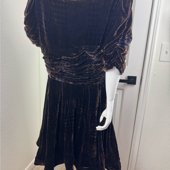 Danny Nguyen Couture Vintage Elegant Brown Velvet Dress. #229 - Picture 8 of 13